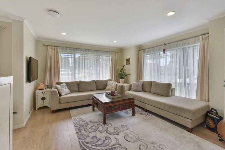 Photo of property in 4 Croftview Road, Wattle Downs, Auckland, 2103