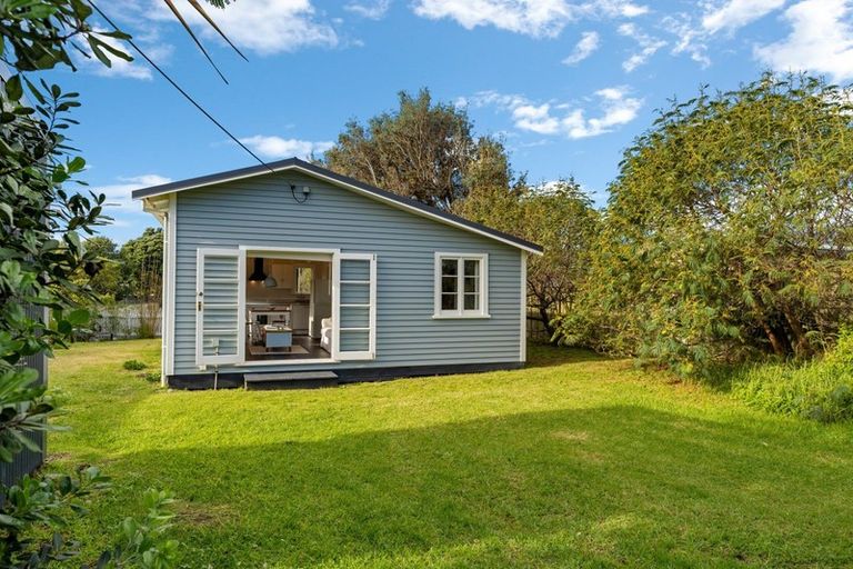 Photo of property in 6 Kapiti Lane, Otaki Beach, Otaki, 5512