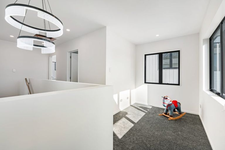 Photo of property in 15c Renata Crescent, Te Atatu Peninsula, Auckland, 0610