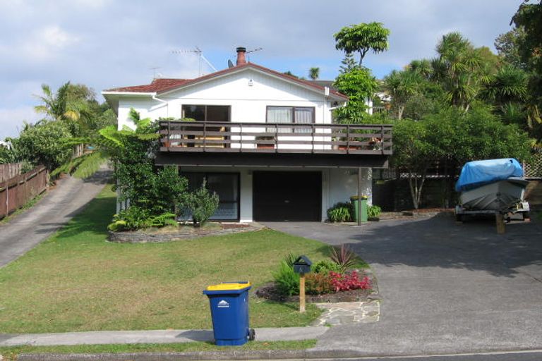 Photo of property in 6 Newstead Avenue, Browns Bay, Auckland, 0632