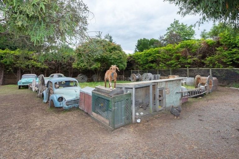 Photo of property in 35 Chinnerys Road, Woodend, 7610