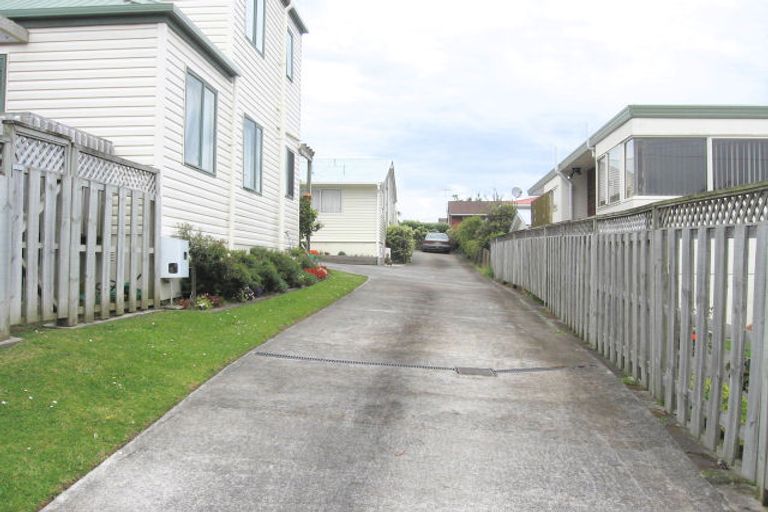 Photo of property in 1/3 Winifred Avenue, Bayview, Auckland, 0629