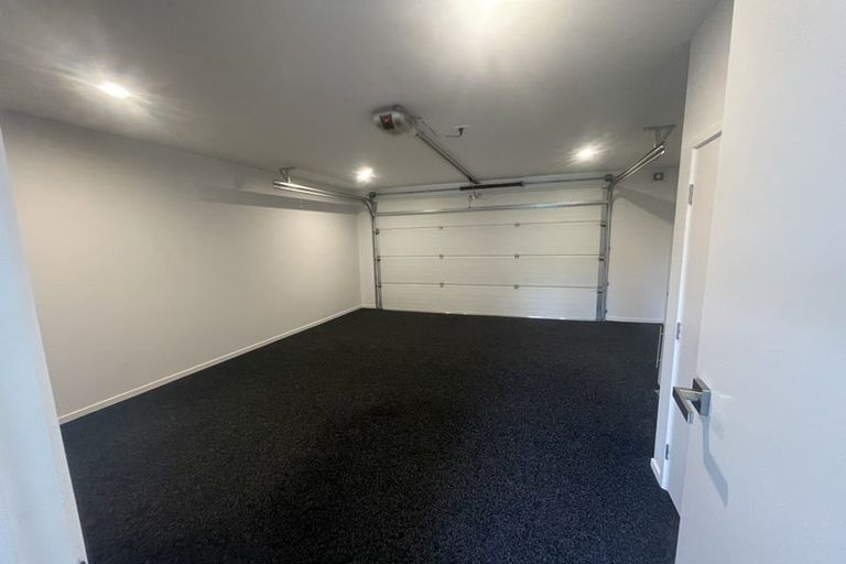 Photo of property in 35 Lewis Road, Pakuranga, Auckland, 2010