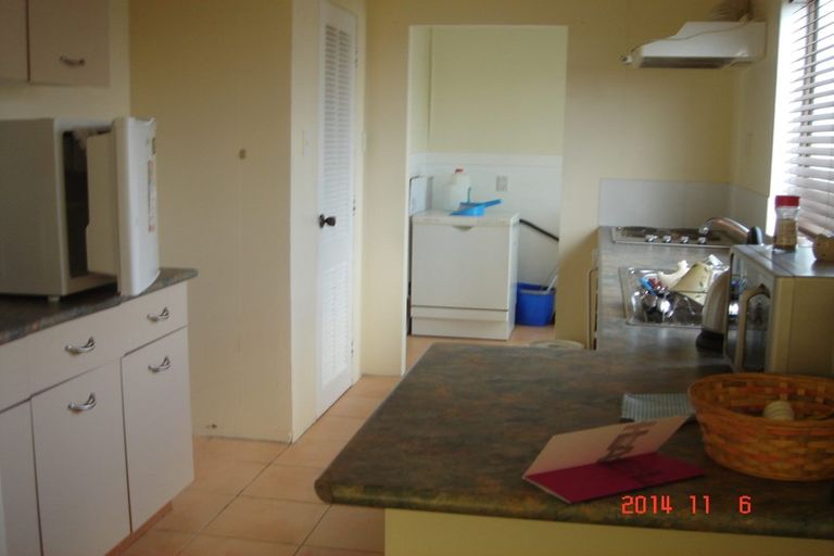 Photo of property in 36 Lewisham Street, Highland Park, Auckland, 2010