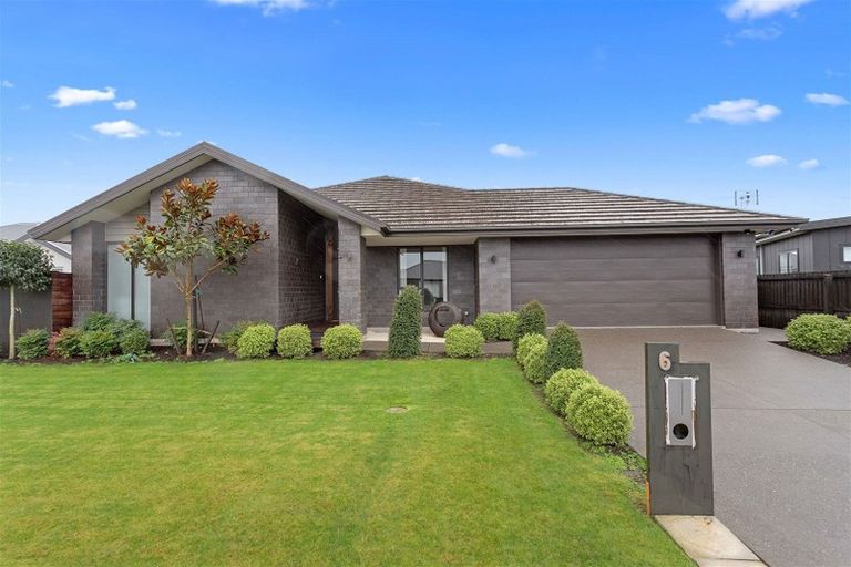 Photo of property in 6 Benjes Place, Woodend, 7610