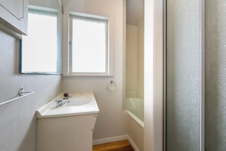 Photo of property in 2/204a Park Road South, Akina, Hastings, 4122