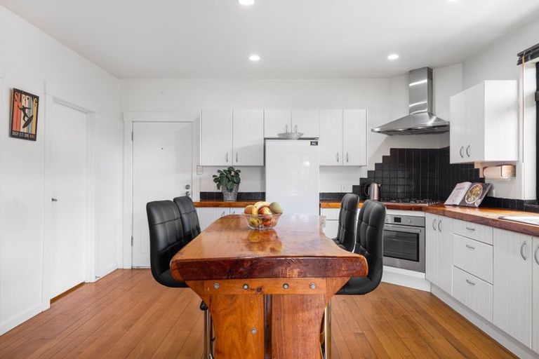 Photo of property in 5 Julian Road, Warea, New Plymouth, 4381