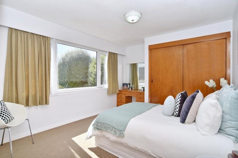 Photo of property in 17 Harrowdale Drive, Avonhead, Christchurch, 8042