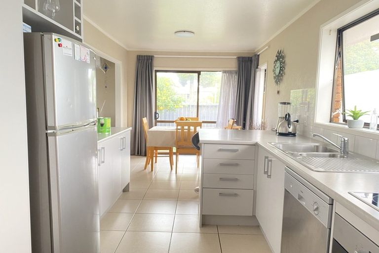 Photo of property in 1 Metcalfe Road, Henderson, Auckland, 0610