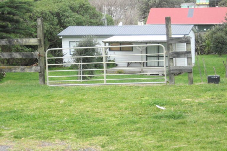Photo of property in 6 Kent Avenue, Waitarere Beach, Levin, 5510