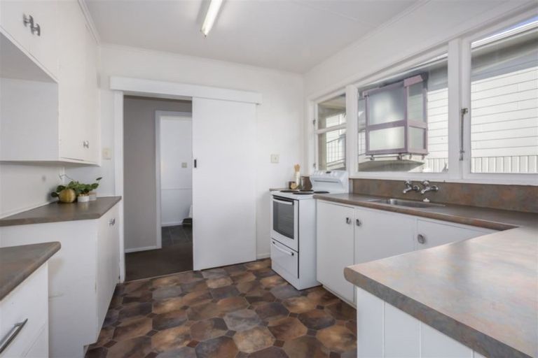 Photo of property in 40 Ernest Street, Ranui, Porirua, 5024