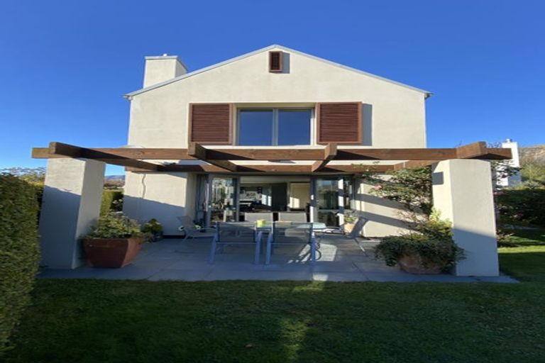 Photo of property in 9 Meadowbrook Place, Wanaka, 9305