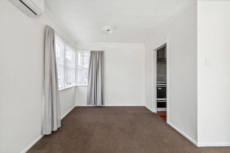 Photo of property in 20 Rhonda Avenue, Deanwell, Hamilton, 3206