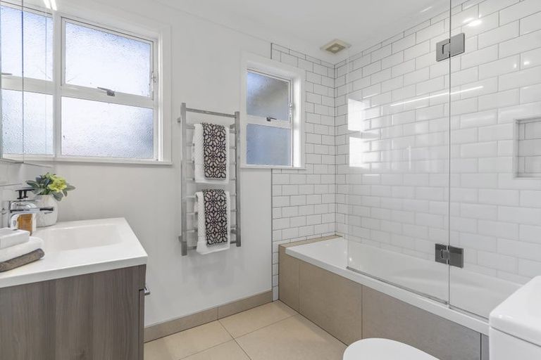 Photo of property in 1/1 Diomede Street, Bayswater, Auckland, 0622