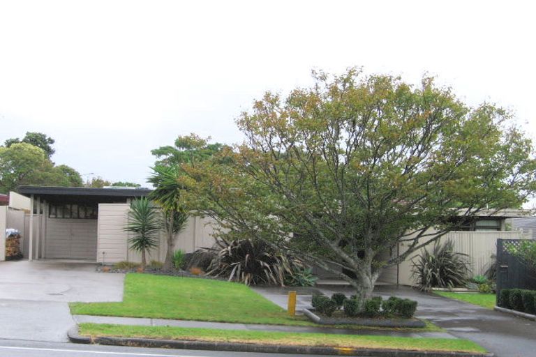 Photo of property in 2/21 Prince Regent Drive, Half Moon Bay, Auckland, 2012