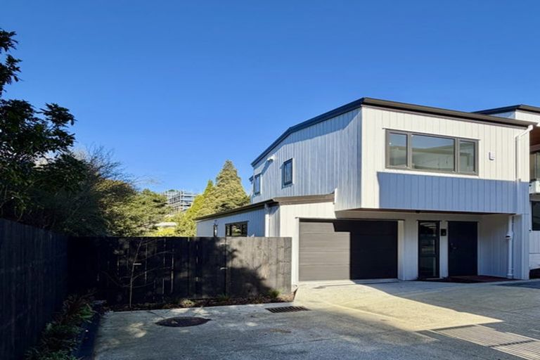 Photo of property in 7/30 Kiteroa Terrace, Rothesay Bay, Auckland, 0630