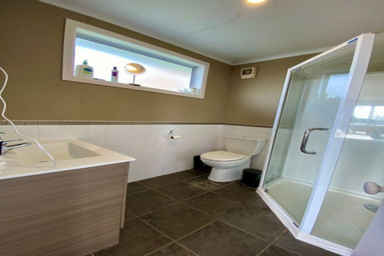 Photo of property in 6a Surrey Crescent, Hokowhitu, Palmerston North, 4410