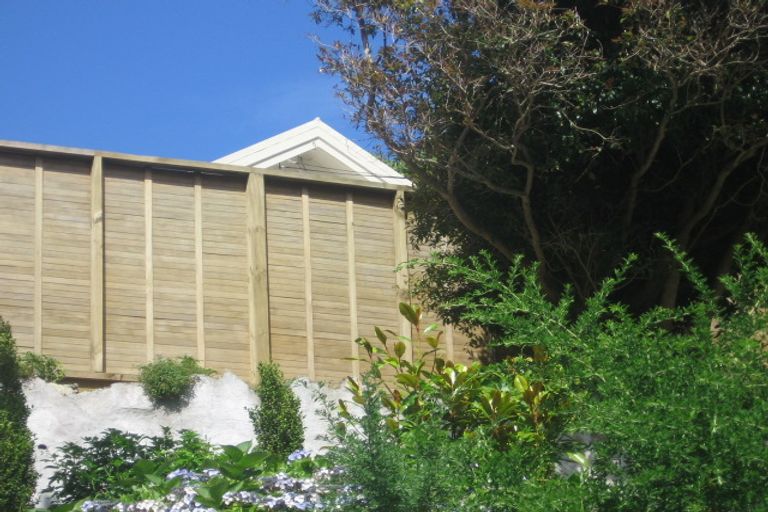 Photo of property in 23 Moana Road, Kelburn, Wellington, 6012