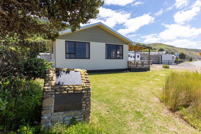 Photo of property in 54 Akitio Esplanade, Akitio, Pongaroa, 4991