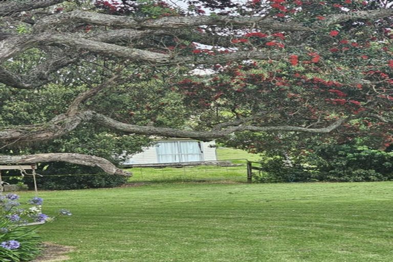 Photo of property in 121 Ohawini Road, Oakura, Hikurangi, 0184