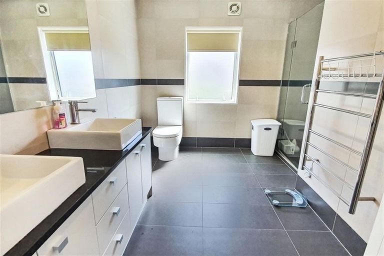 Photo of property in 10 Askerne Drive, Flat Bush, Auckland, 2016