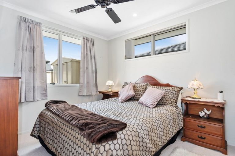 Photo of property in 4 Sandspit Way, Papamoa Beach, Papamoa, 3118