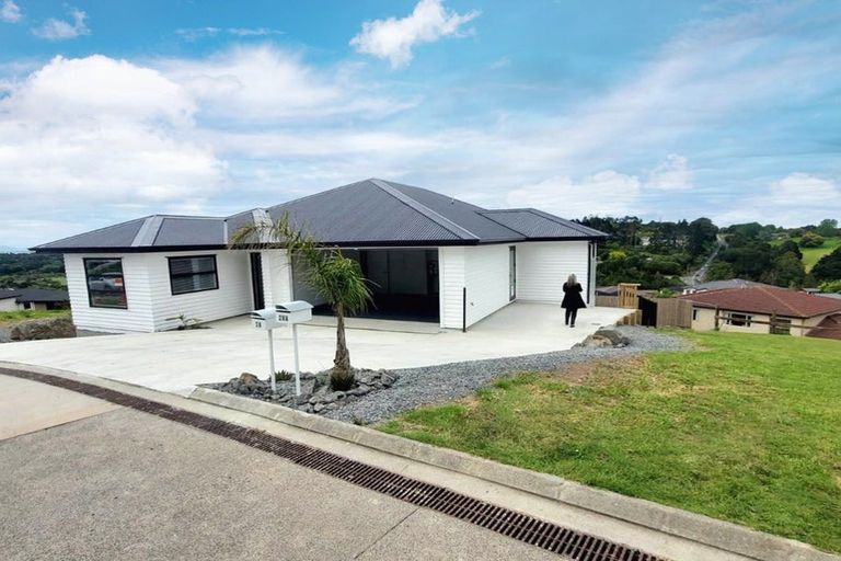 Photo of property in 28 Jabal Crescent, Totara Park, Auckland, 2105