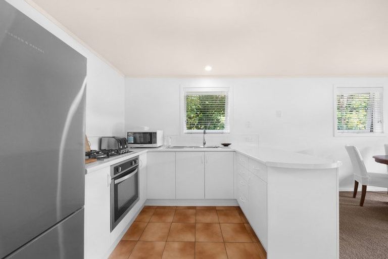 Photo of property in 120 Kawakawa Bay Coast Road, Kawakawa Bay, Papakura, 2585