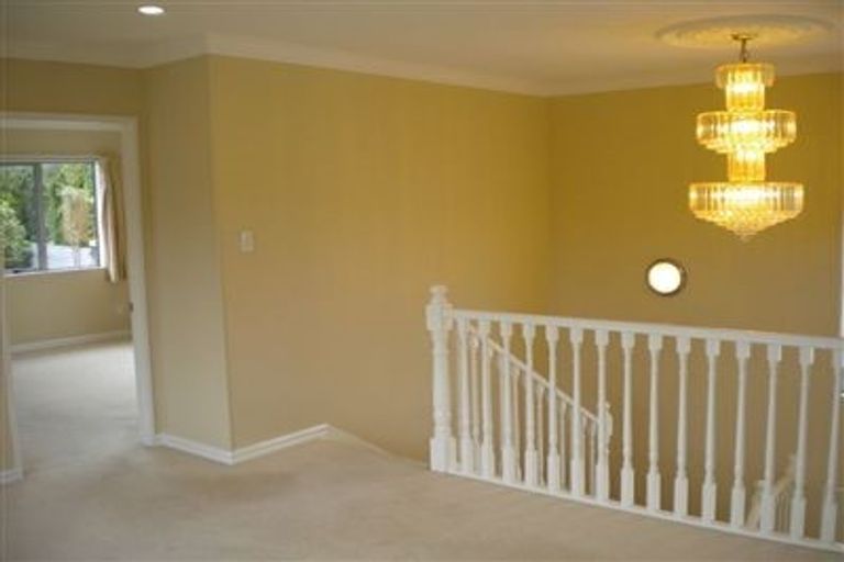 Photo of property in 23 Ian Marwick Place, Birkenhead, Auckland, 0626