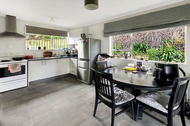 Photo of property in 46 Acacia Avenue, Maungaraki, Lower Hutt, 5010