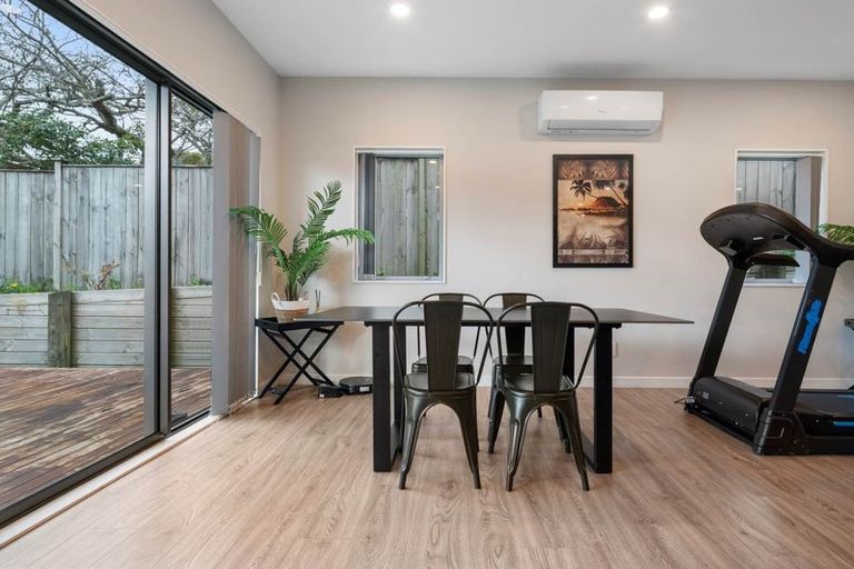 Photo of property in 4 Kearney Place, Massey, Auckland, 0614