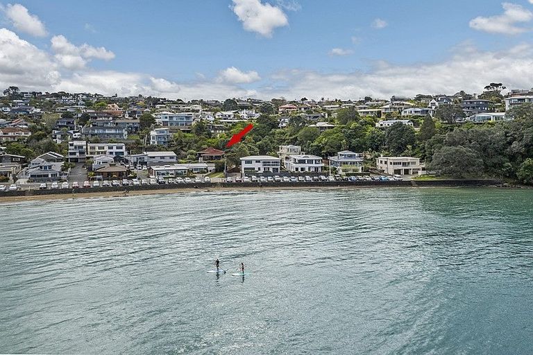 Photo of property in 2/30 Manly Esplanade, Browns Bay, Auckland, 0630