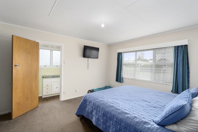Photo of property in 8 George Street, Hawera, 4610