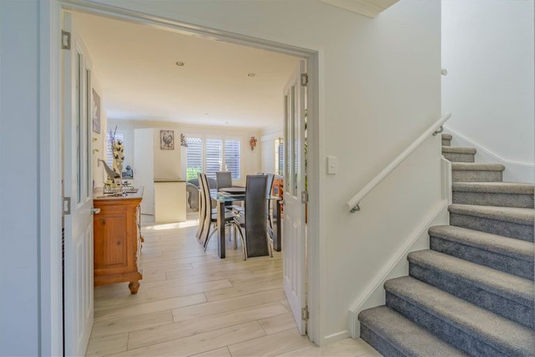 Photo of property in 6 Coral Court, Gulf Harbour, Whangaparaoa, 0930