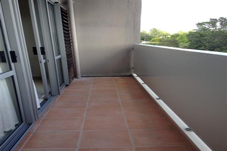 Photo of property in 9e/30 Westward Ho, Glen Eden, Auckland, 0602