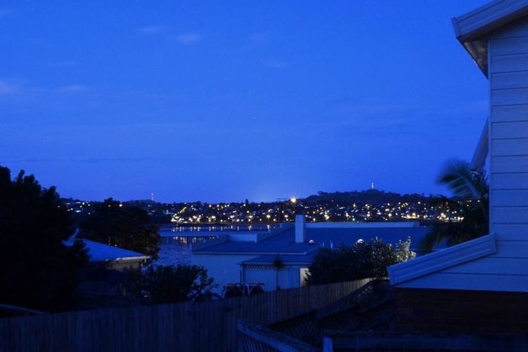 Photo of property in 4/56 Kiwi Esplanade, Mangere Bridge, Auckland, 2022
