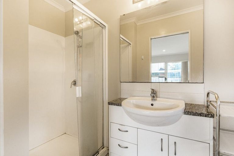 Photo of property in 3 Reefton Place, Flat Bush, Auckland, 2019