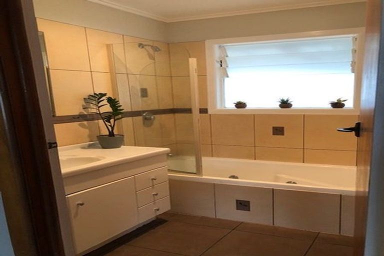 Photo of property in 15 Dakota Avenue, Beach Haven, Auckland, 0626