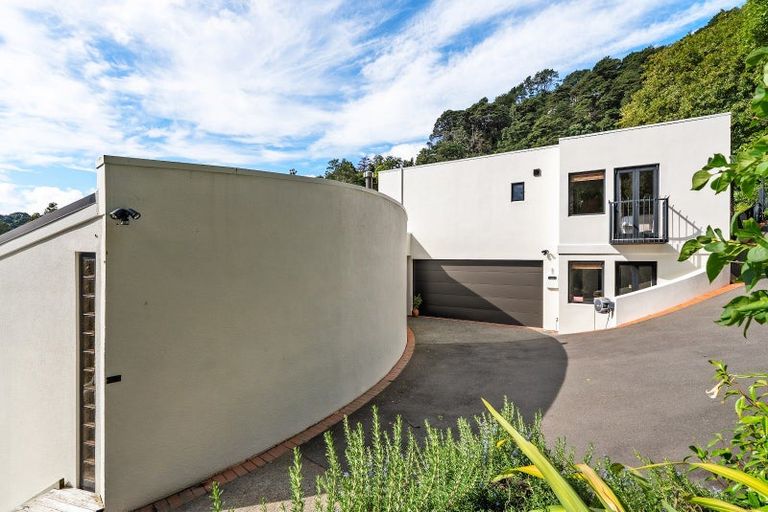 Photo of property in 52 Walter Road, Lowry Bay, Lower Hutt, 5013