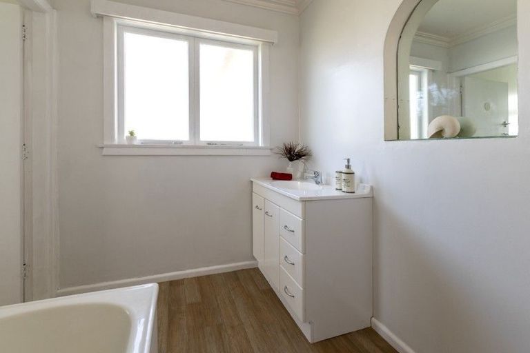 Photo of property in 20 Hannan Street, Levin, 5510