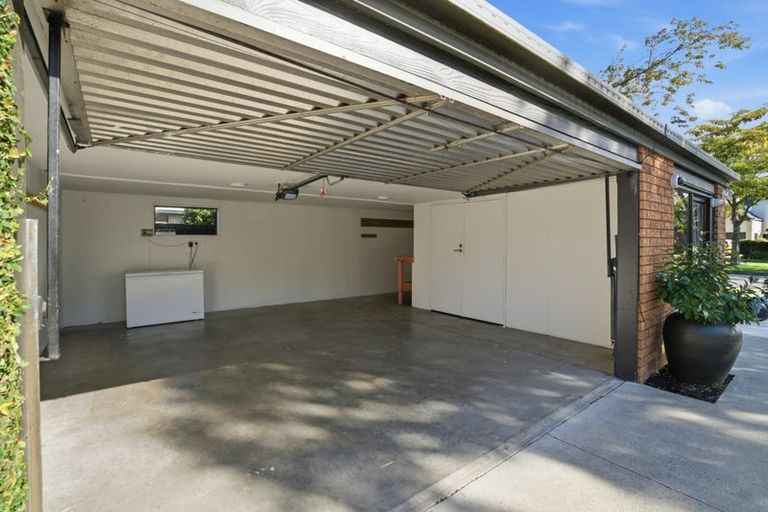 Photo of property in 8 Kedleston Drive, Avonhead, Christchurch, 8042