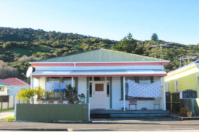 Photo of property in 73 Alexander Street, Greymouth, 7805