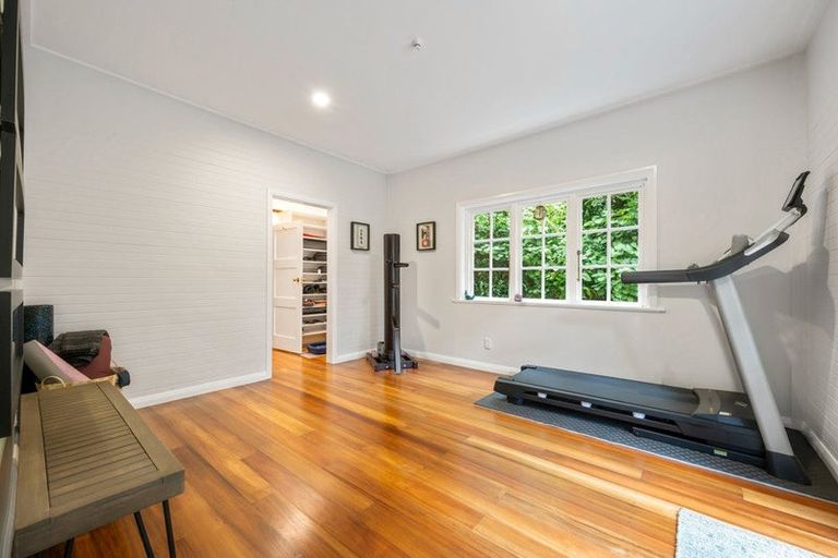 Photo of property in 5a Raroa Road, Kelburn, Wellington, 6012