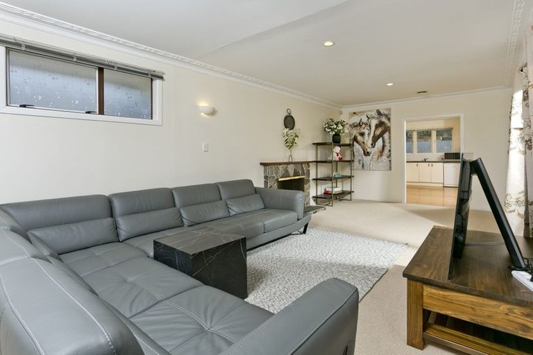 Photo of property in 40 Bond Crescent, Forrest Hill, Auckland, 0620