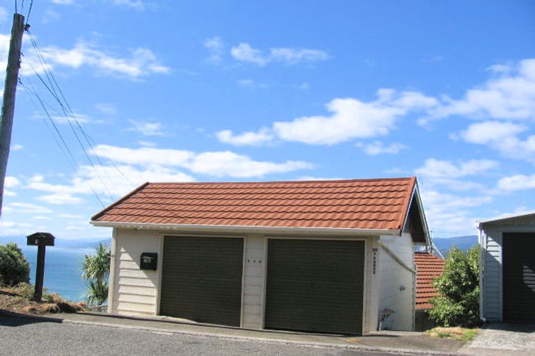 Photo of property in 70 Seatoun Heights Road, Seatoun, Wellington, 6022