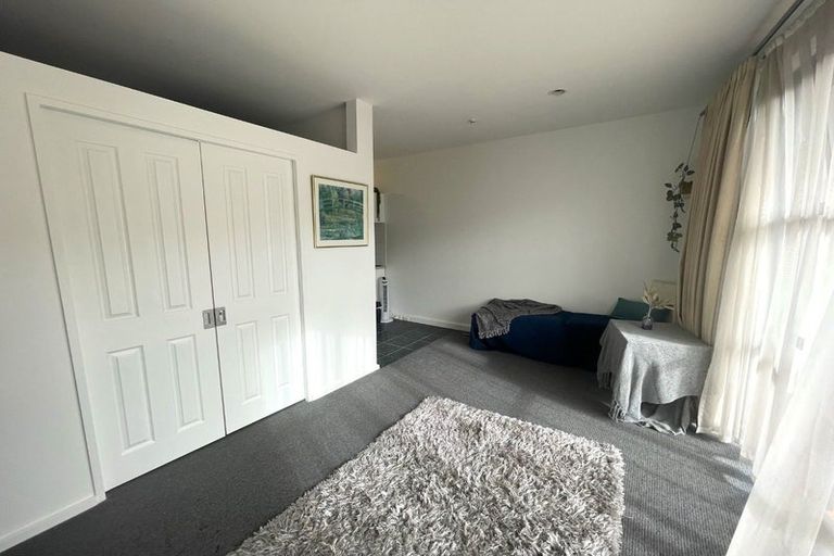 Photo of property in Atrium Apartments, 2q/154 The Terrace, Wellington Central, Wellington, 6011