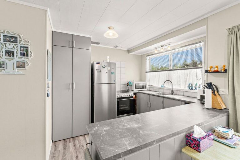 Photo of property in 24 Hood Street, Castlecliff, Whanganui, 4501