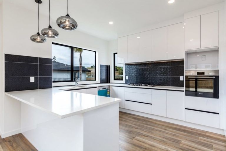 Photo of property in 4 Ahorangi Road, Silverdale, 0932