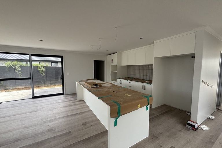 Photo of property in 15a Rose Leigh Drive, Cambridge, 3434