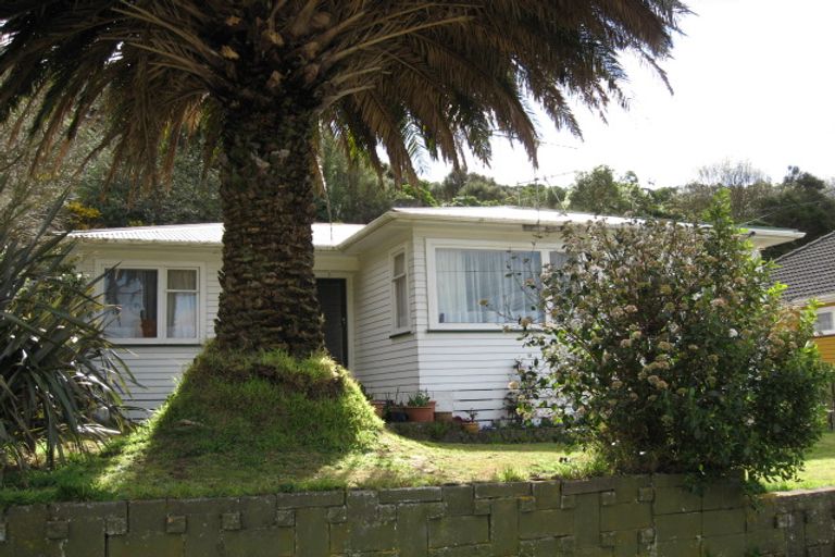 Photo of property in 16 Puriri Street, Wainuiomata, Lower Hutt, 5014